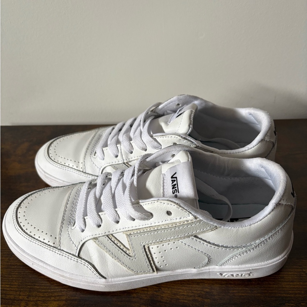 Vans Classic White Leather Sneakers size 8Men